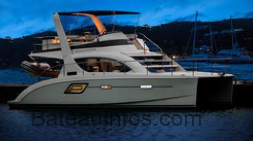 Aquila 38 Power Catamaran avis et fiche technique 